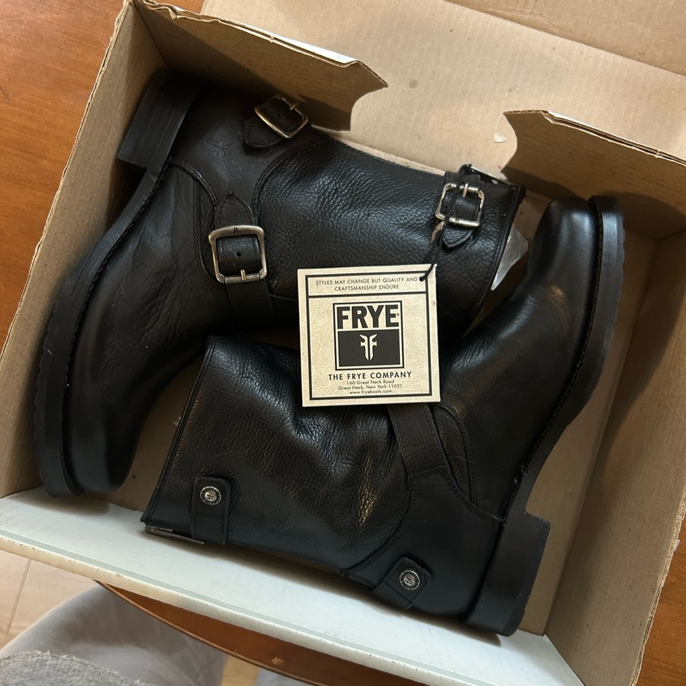 Brand New Frye boots in Box Women’s size 9 Frye Veronica back zip short boot!